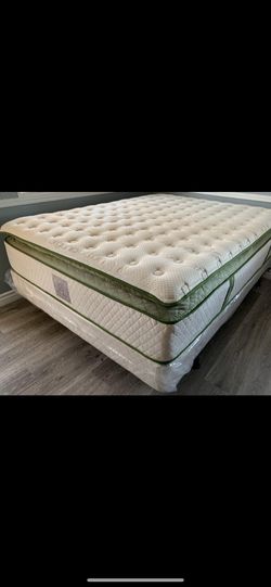 King organic elite superior hybrid cool gel memory Foamm pillow top 14inch Matres!!
