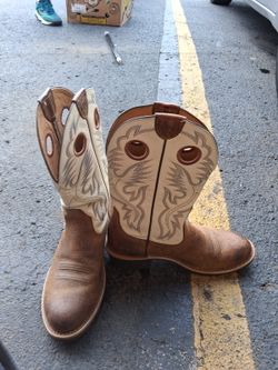 Boots Ariats size 9