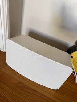 Sonos White subwoofer speaker