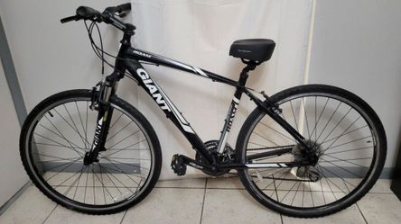 Giant Roam Bicycle - Black - 700c - Schwinn Seat