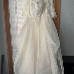 Beige Long Sleeved Wedding Dress 