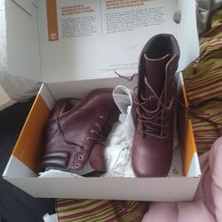 Brand New Women Size 10 Timberland Boots With Heel