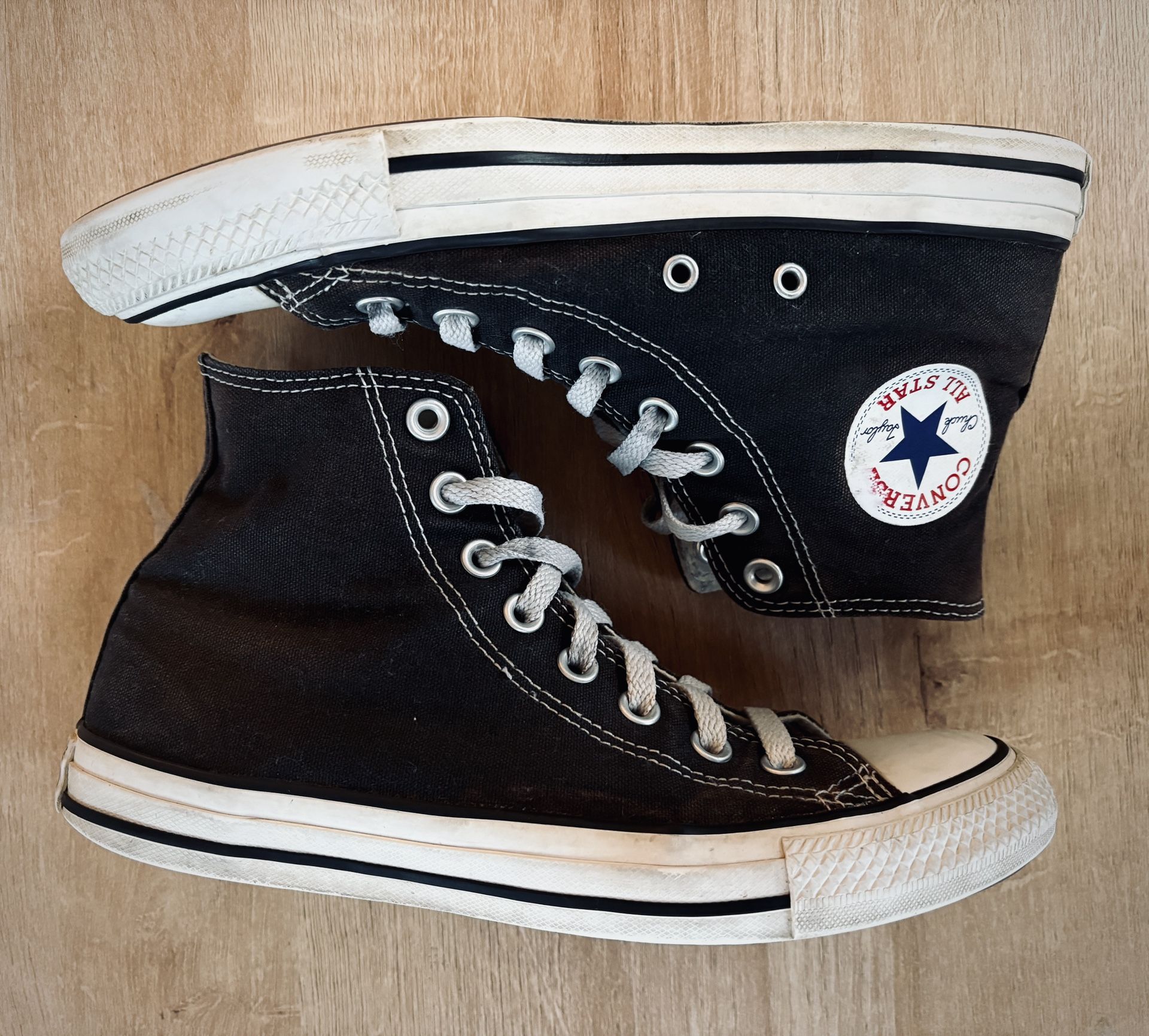 Converse Black