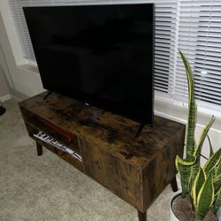 TV CONSOLE