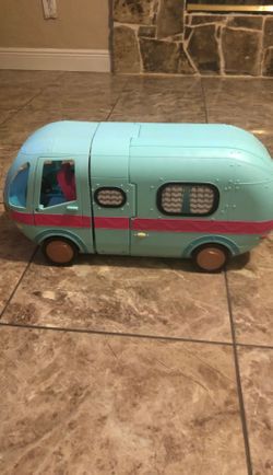 L.O.L camper