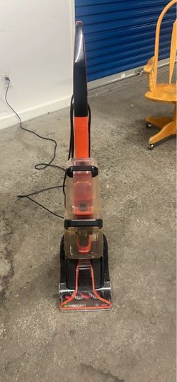 GOOD WORKING CONDITION CARPET CLEANER MACHINE BISSELL GOOD WORKING CONDITION CARPET CLEANER MACHINE