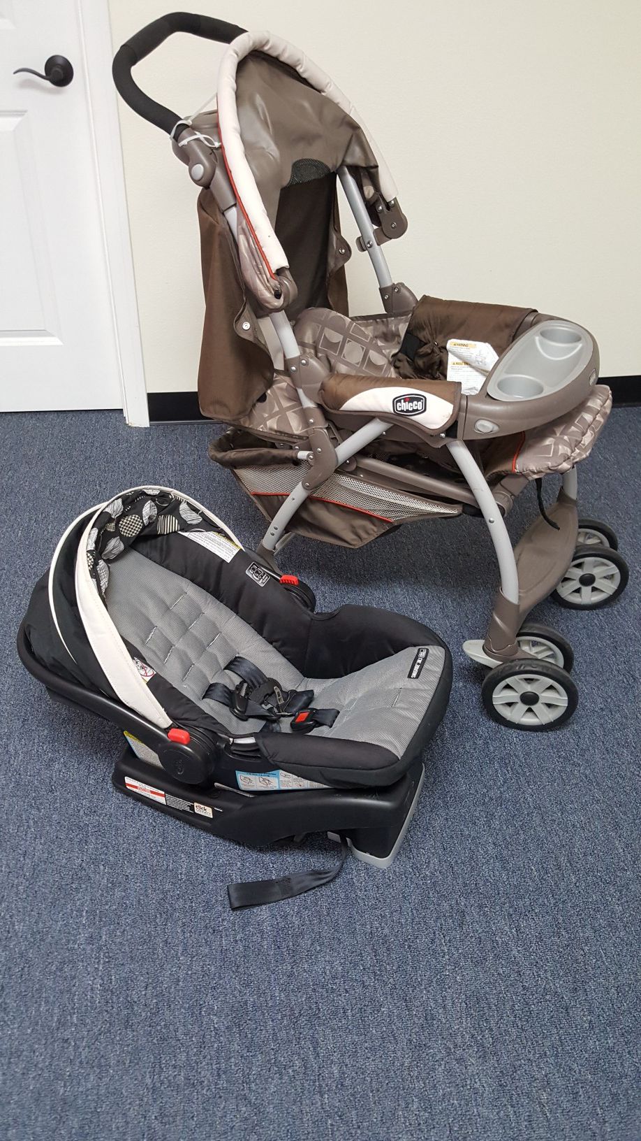 Stroller with click on car seat opportunity
