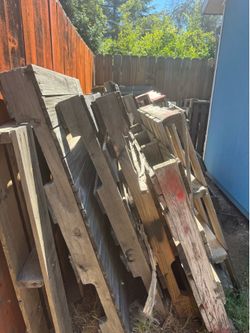 🔥 FREE WOOD PALLETS – MUST GO ASAP 🔥