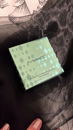 M.A.C Highlighter Color (buttergleam)