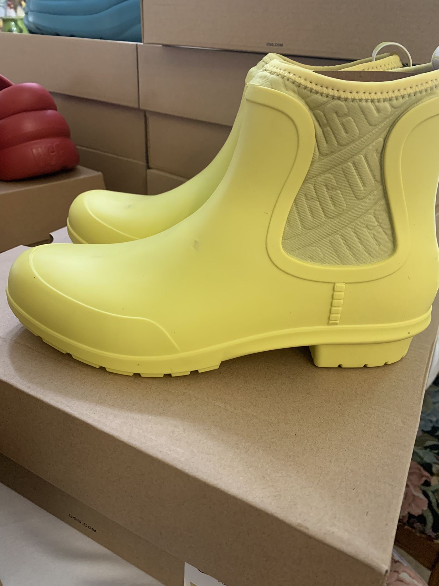 Uggs Rain Boots Size 7-8-9
