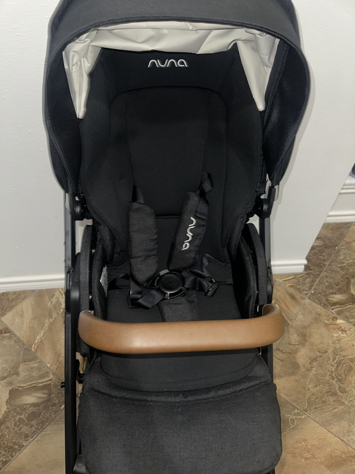 Nuna MIXX Next Stroller With Adapter!