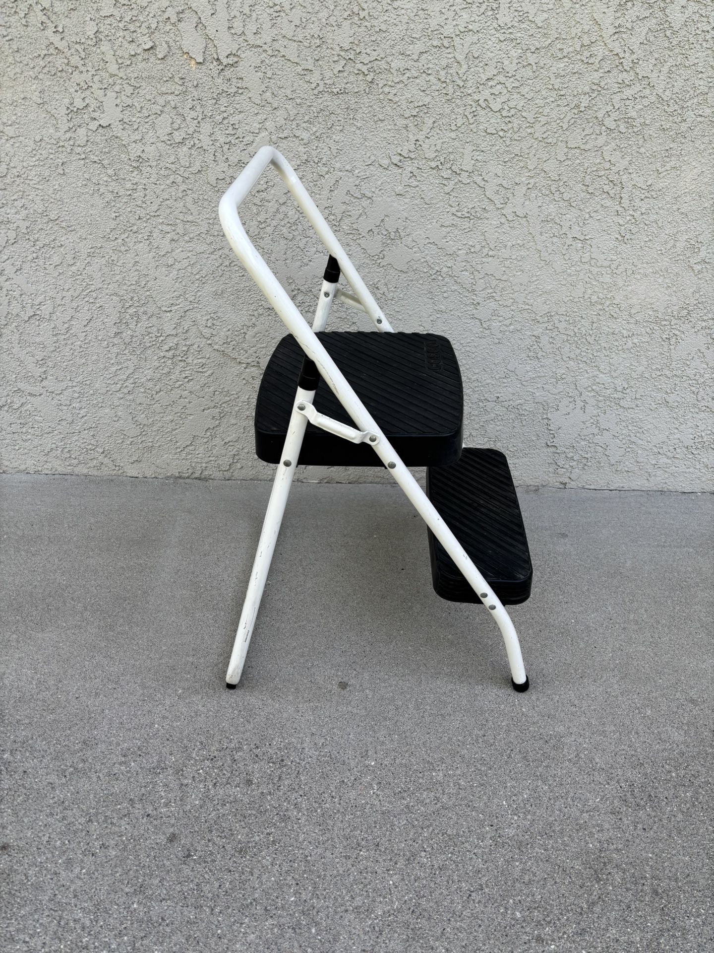 2 Step Ladder