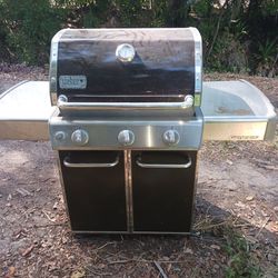 Barbecue Grill And Full Gas Tank 
