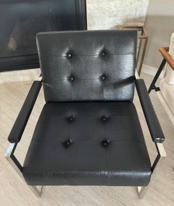 Elegant Modern Black Chair