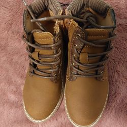 Girls shoes