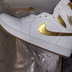 Jordan 1 Size  9m Brand New In Box 100% Authentic  10.5w 