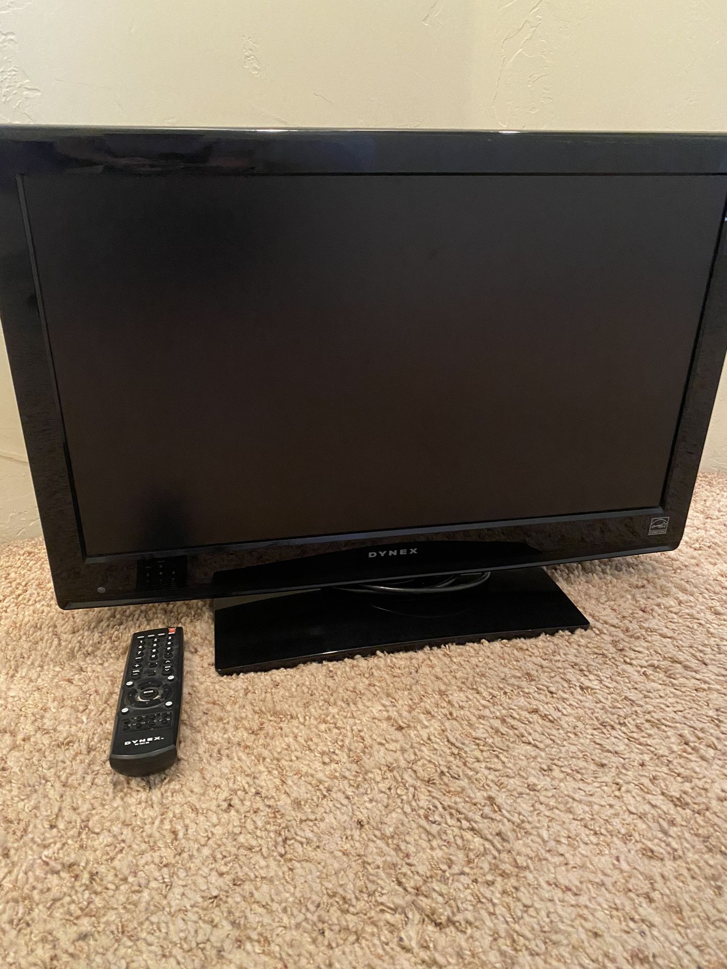 24 Inch LCD Dynex TV