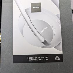New Bose 700 Noise Cancelling Headphones