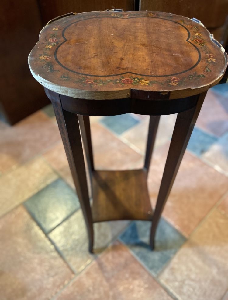 Beautiful Solid Cherry Wood Vintage end table 