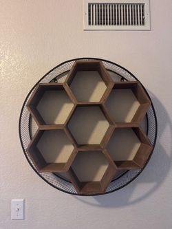 Honeycomb shelf