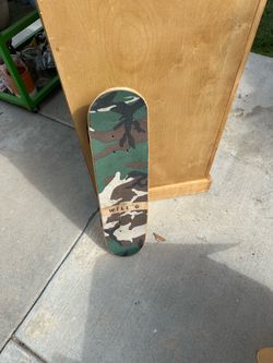 Skateboard 7” deck… good for 5-10 year olds