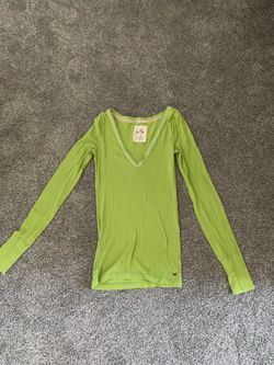 Women’s Hollister shirt