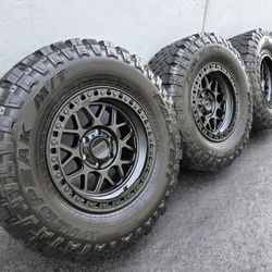 18" KMC GRS rims/wheels  w- 35" Falken MT Tires 