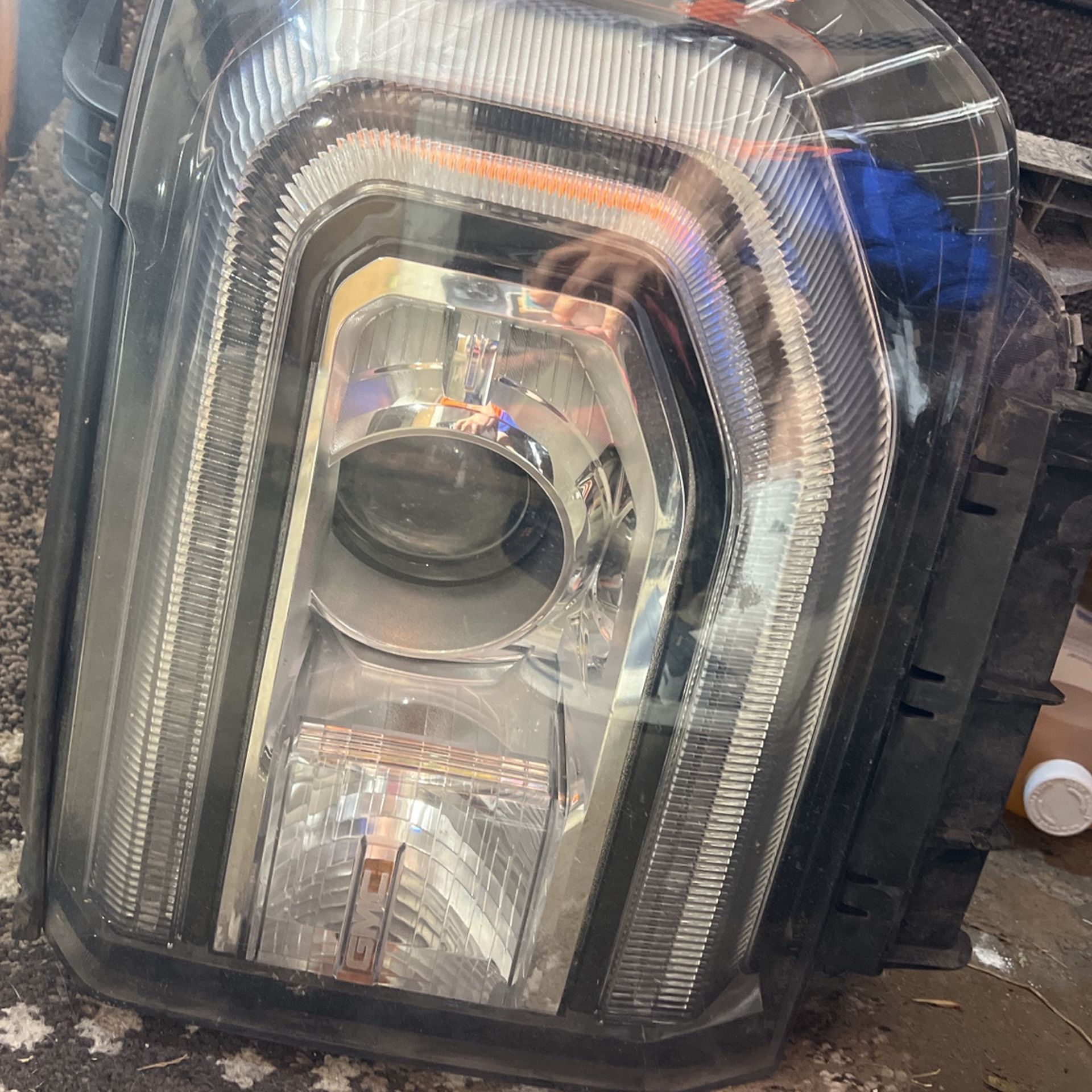 GMC Front Left headlight