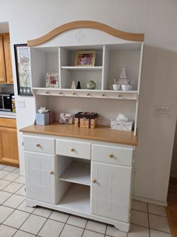 Kitchen hutch
