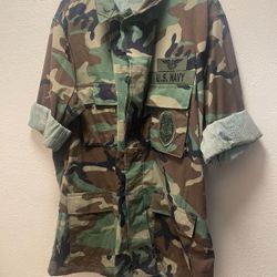 Collectible US  Navy shirt sizd large