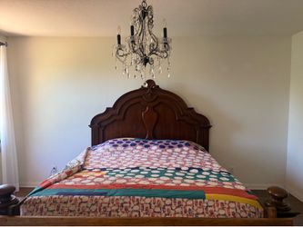 Beautiful King Size Solid Wood Bed Frame & Mattress Set – Excellent Condition!