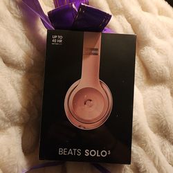 Rose Gold Beats Solo 3 NEW IN BoX