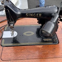 Vintage Singer Sewing Machine Model EM 497482