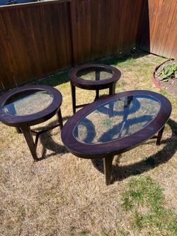 Coffee table and 2 side tables, glass tops