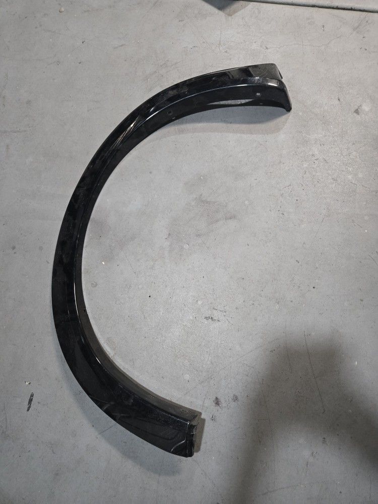 Qx56 Qx80 Ferder Trim ,rear Driver Side Black