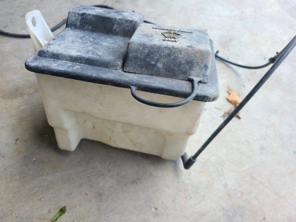 Ford F150 Windshield Washer Reservoir