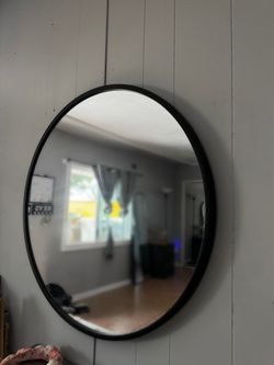 Round Mirror