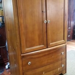 Door chest with 3 drawers-Stanley furniture