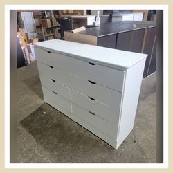 Eight drawers dresser