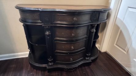 Cómoda de madera marrón