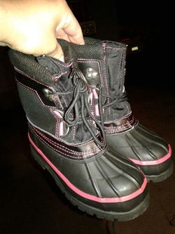 Snow&rain boots size one