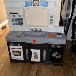 Step 2 Play Kitchen 