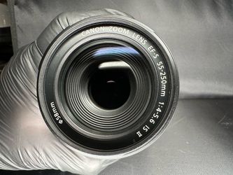 Canon EF-S 55-250mm f/4-5.6 IS II Telephoto Zoom Lens – Excellent Condition