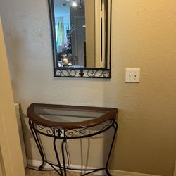 CONSOLE TABLE AND MIRROR 