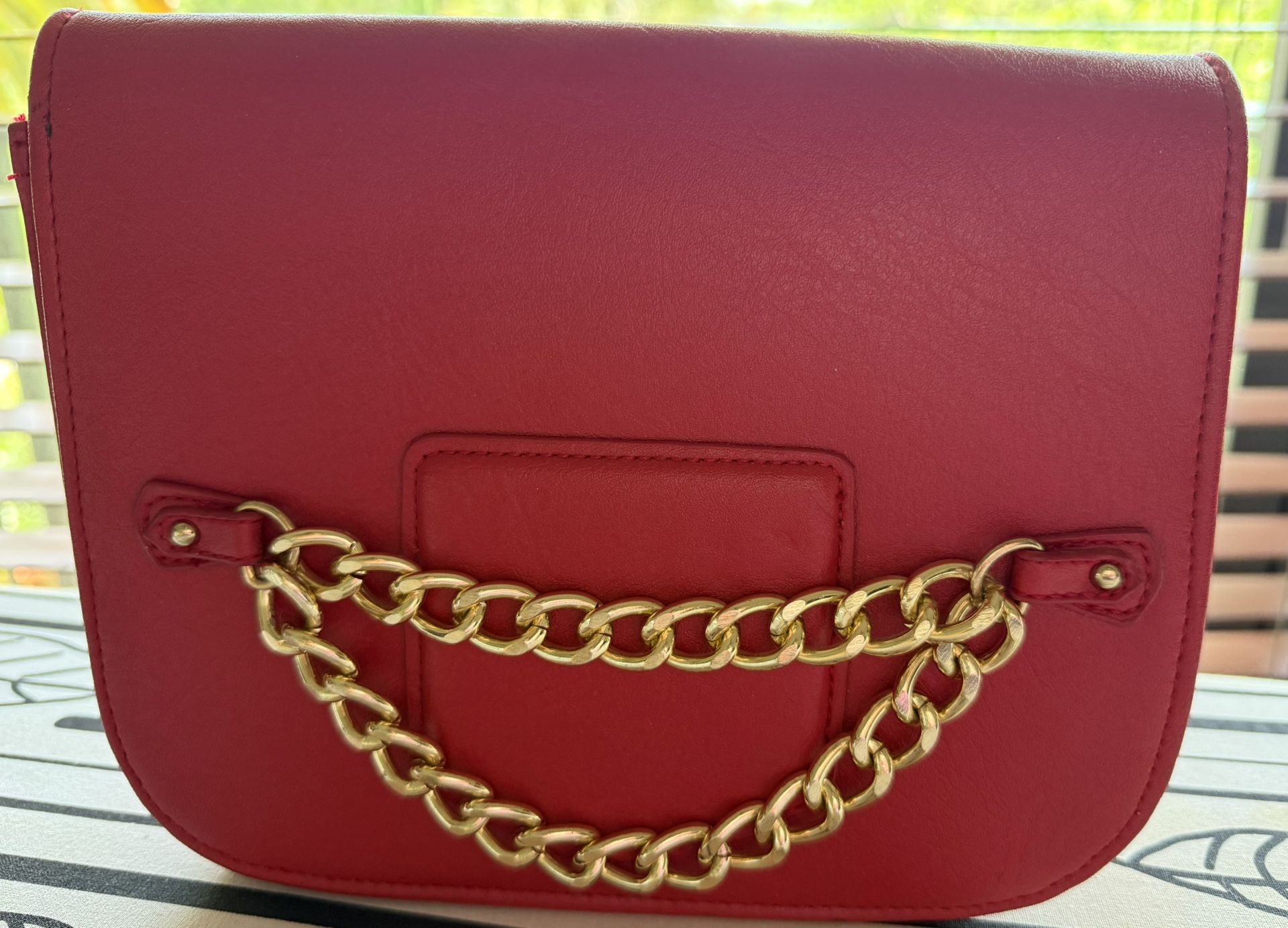 Women”s Crossbody Chain Strap Purse In Red