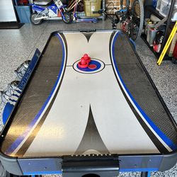 Air Hockey Table