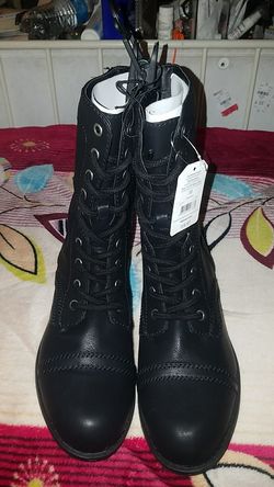 Boots black
