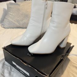FASHION NOVA boots