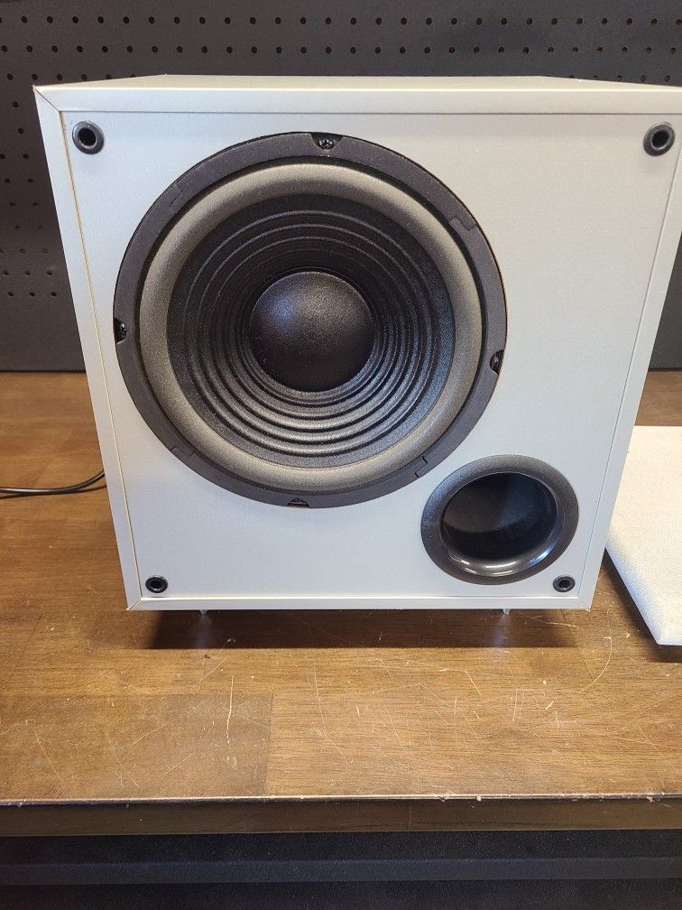 AudioSource SW380 Powered Subwoofer 8" Woofer 100w