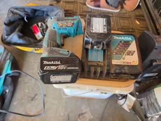 Makita drywall gun bundle